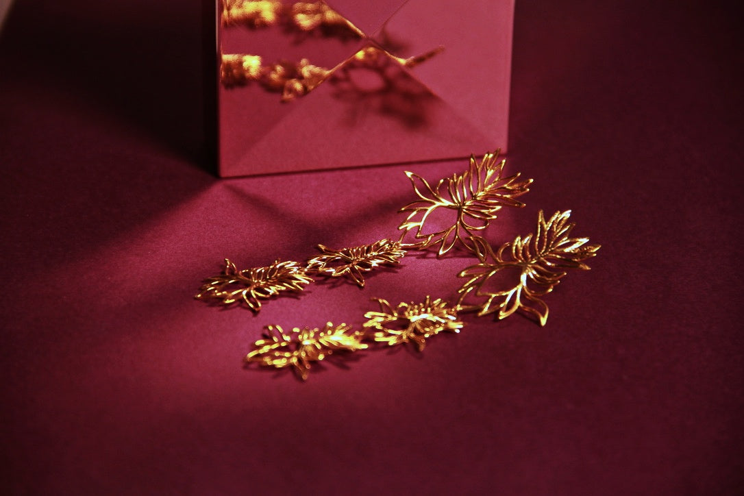 EUCOMIS EARRINGS (18k gold plated in 925 silver base)