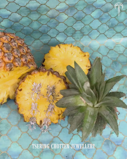 THE PINEAPPLE LILLIES EARRINGS